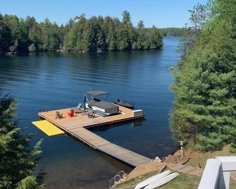 'Tranquility on Chandos Lake' - Apsley
