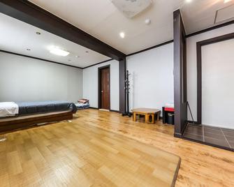 Daejeon Daeheung Mong - Daejeon - Schlafzimmer