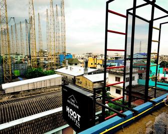 The Neighbor Hoot Hostel & Cafe - Bangkok - Balcony