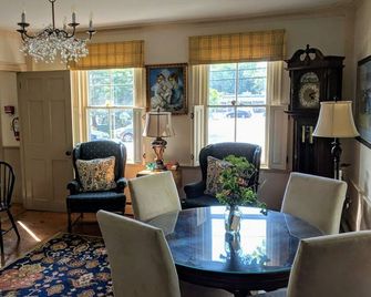 Elms of Camden - Camden - Dining room