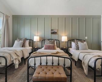 New! Quilters Retreat, Hot Tub, Northern Utah - Layton - Bedroom