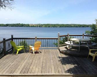 Waterfront Cottage in Prince Edward County - Close to Wellington and Wineries - Prince Edward - Balcony