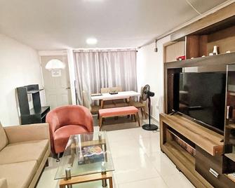 Furnished Apartment Near Metropolitan Stadium - Barranquilla - Salon