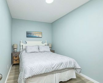 The Alpine - Central Collingwood Condo - Collingwood