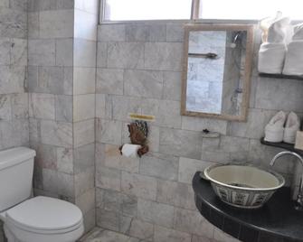 Ruean Thai Hotel - Sukhothai - Bathroom