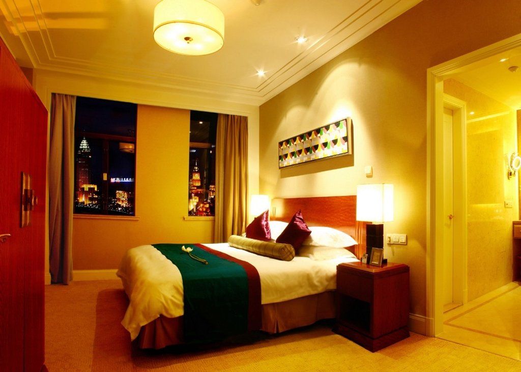 Broadway Mansions Hotel - Shanghai - Bedroom