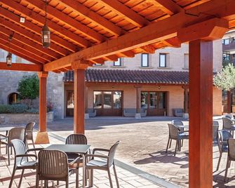 Dwo Rioja Wine Hotel - Cenicero - Patio