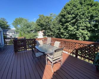 HA3: Private Studio with Full bathroom and Kitchenette - Stamford - Balcony