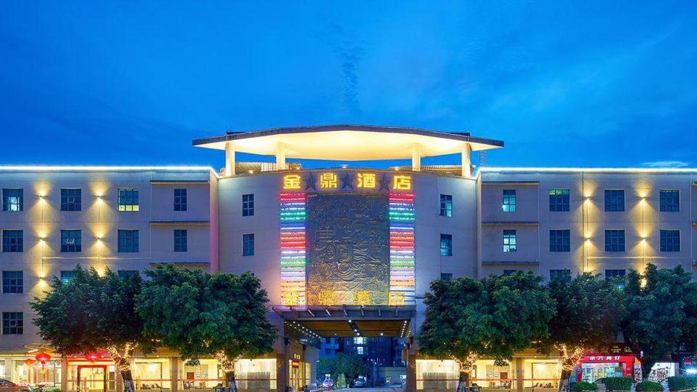 Golding Hotel