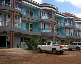 Pauline Hotel Lira - Lira - Building