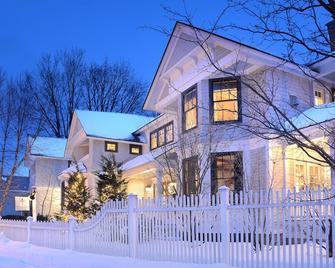 The Springwater Bed and Breakfast - Saratoga Springs - Building