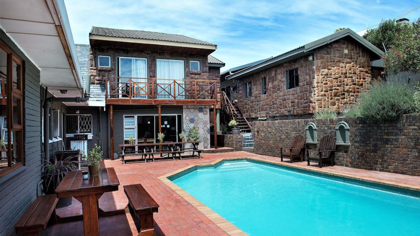 Lungile Backpackers Lodge