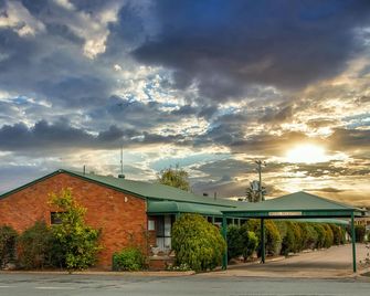 Deniliquin Country Club Motor Inn - Deniliquin - Außenansicht
