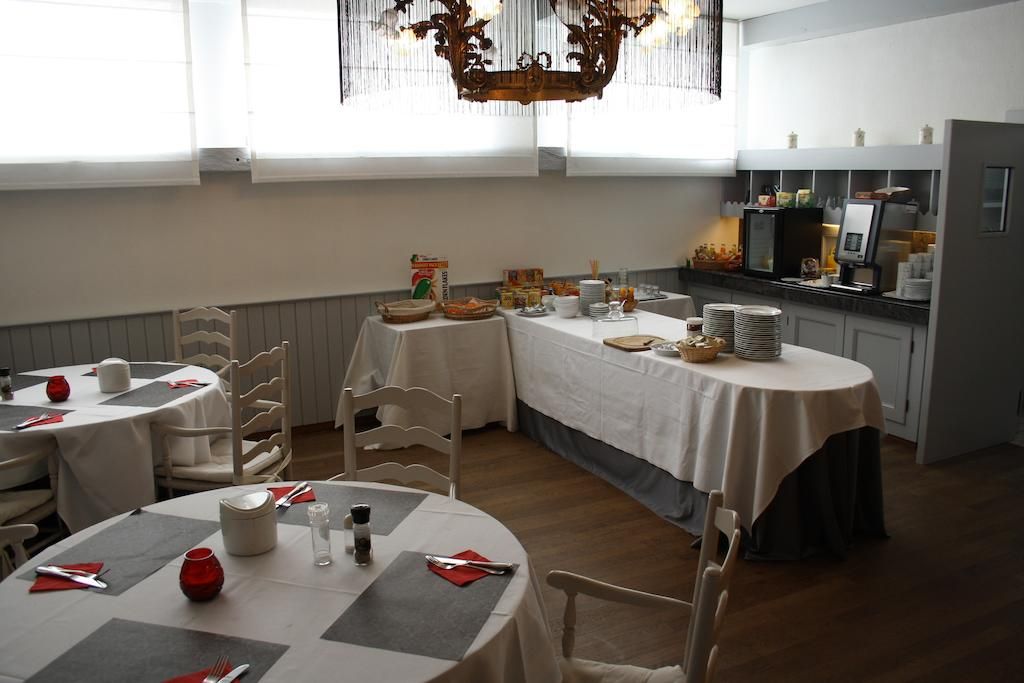 Hotel Ambassade thumbnail 3