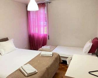 Duplex Próximo do Aeroporto Lisboa - Lisbon - Bedroom