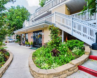 Quality Inn Oceanfront - Ocean City - Building
