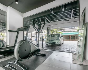 Nidhra - Lam Luk Ka - Gym