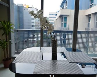 Oshun Sanchinarro Seasonal Living Lofts - Madrid - Balcony