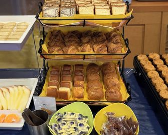 Toyoko Inn Atami Ekimae - Atami - Buffet