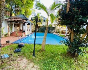 Seremban Resort Villa by uBook - Seremban - Pool