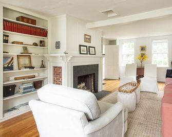 Deer Isle Farmhouse - New! - Deer Isle - Sala de estar