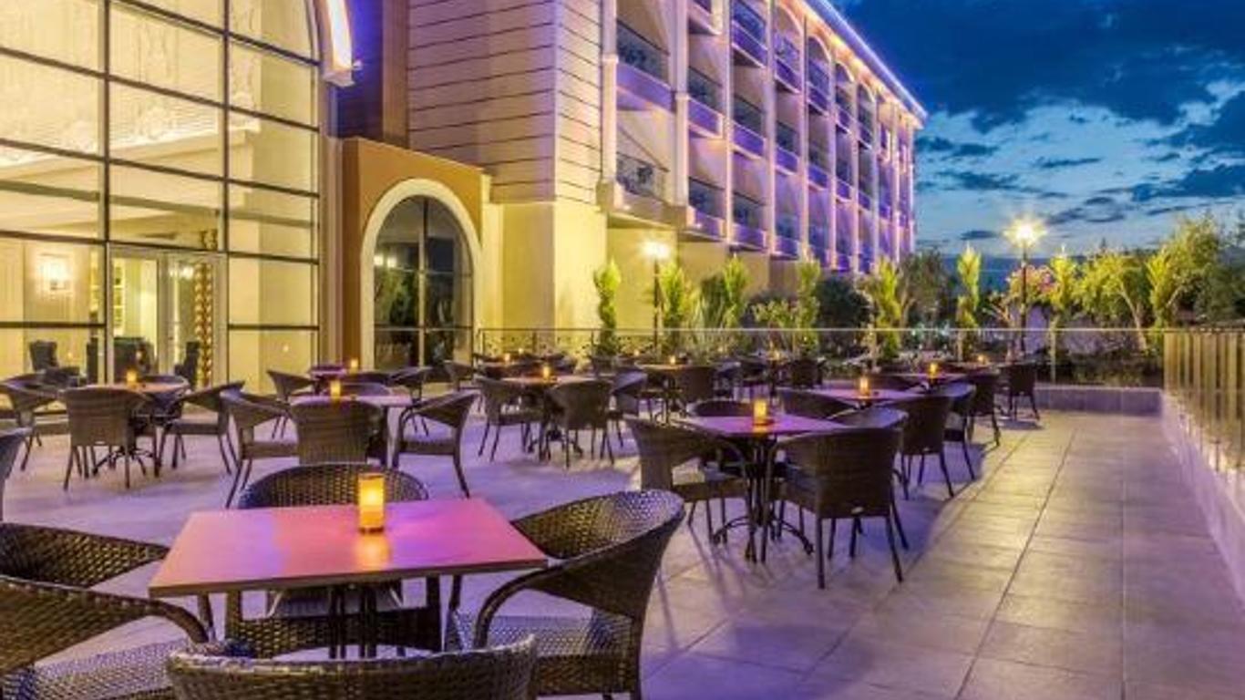 Mary Palace Resort & Spa