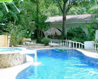 Hotel Villa Romantica - Quepos - Pool