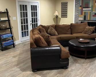 Private Guest Suite - Matthews - Huiskamer