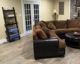 Private Guest Suite - Matthews - Wohnzimmer