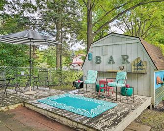 Darling Cottage about 1 Mi to Lake Erie Beach! - North East - Patio