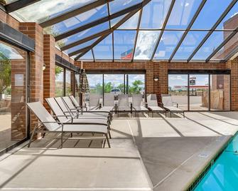 SureStay Plus by Best Western Price - Price - Piscina