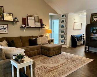 2024 Masters Rental with Private Pool - Grovetown - Living room