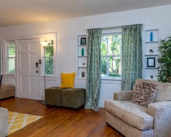 Tropical Paradise Disneyland close in Fullerton California - Fullerton - Living room
