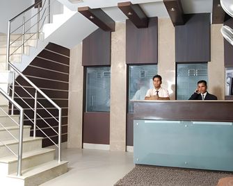 Hotel Punnu International - Amritsar - Front desk