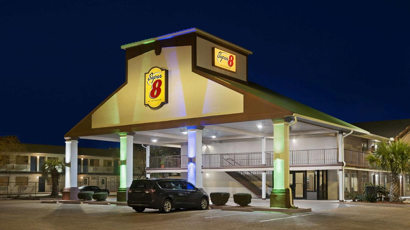 Super 8 by Wyndham Gulfport Airport NW/Near Biloxi