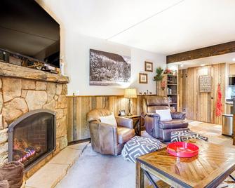 Breck Ski-Inandski-Out Condo Near Main Street! - Breckenridge - Stue