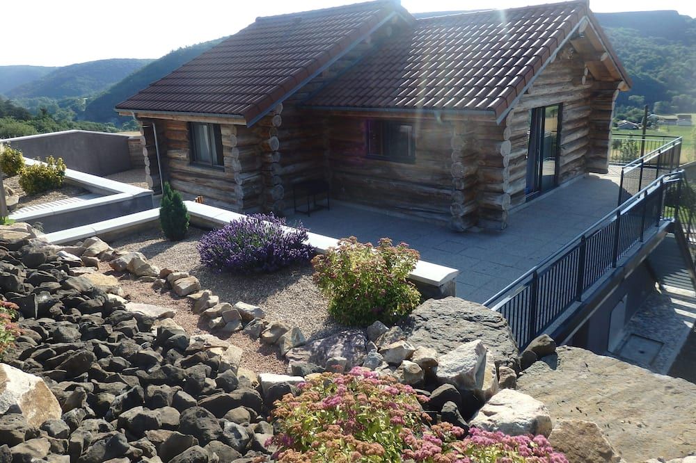 La Fustiti - Rock Chalet In Blesle (Class Plus Beautiful Village Of France) - Blesle - Edificio