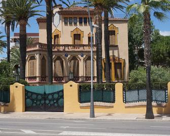 Apartment with terrace and sea view - perfect for families - Salou - Edificio