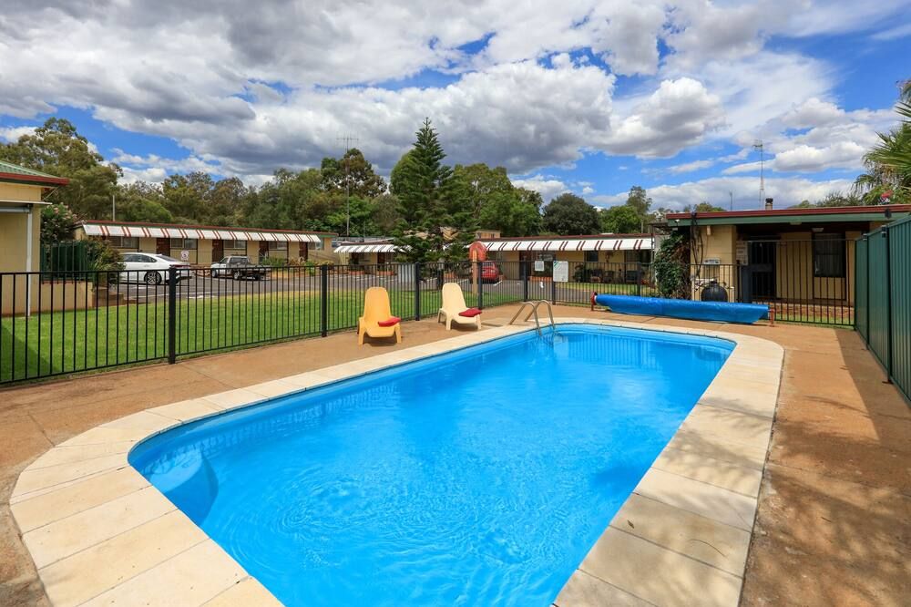 بيك هيل غولدن بيك بَدجت موتيل