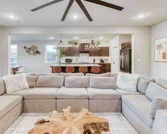 Fresno/Madera Luxe Modern Home - Madera - Soggiorno