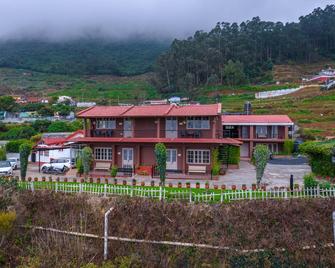 Silent Retreat Ooty Pool Resort By Voye Homes - Ooty - Building