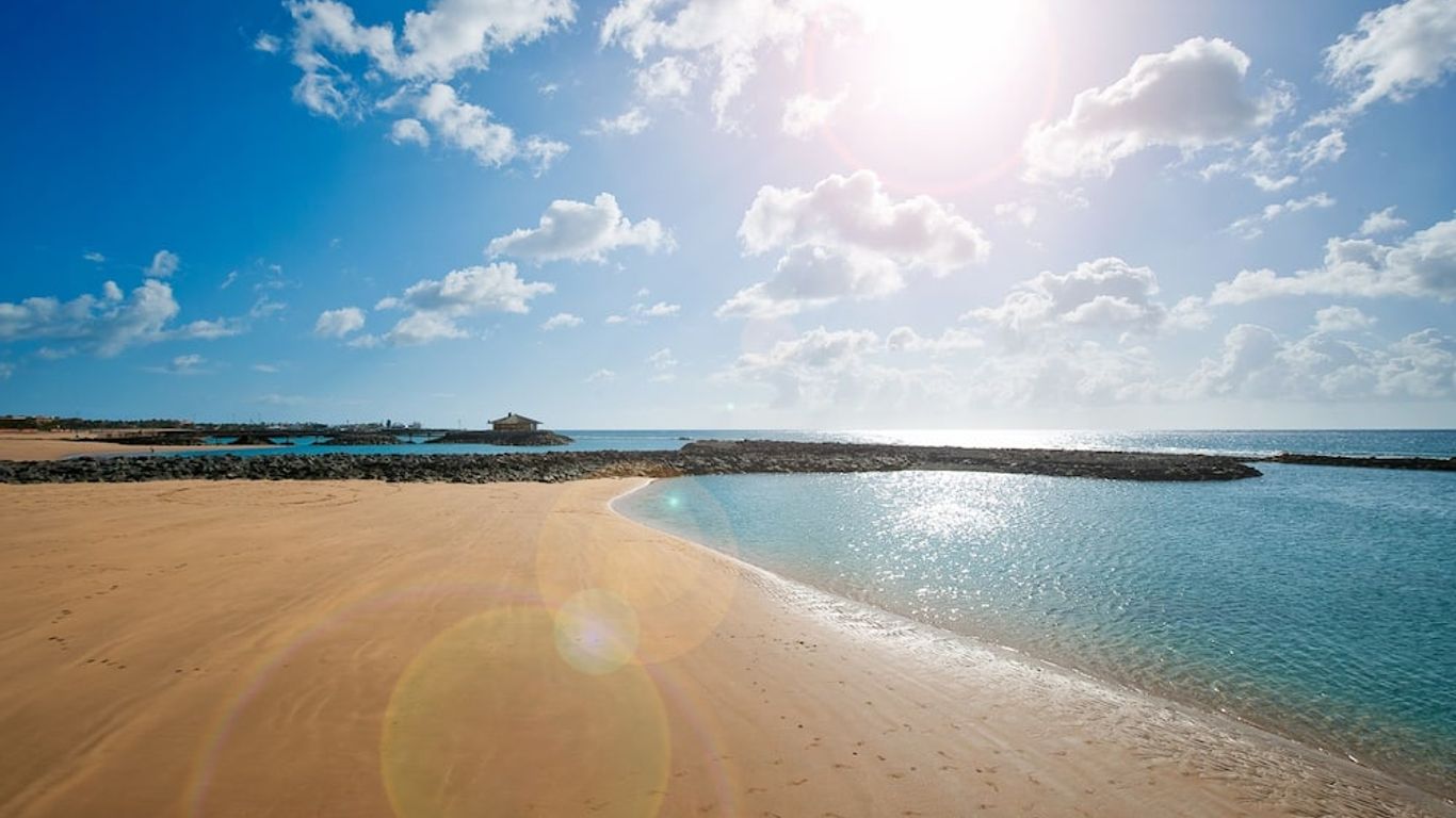 إلبا كارلوتا بيتش آند جولف ريزورت