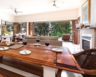 Tula - Currarong - Comedor