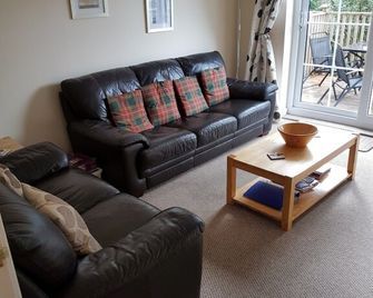 Apartment 3, Pheonix Flats. - Portree - Sala de estar