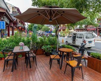 Yi Zhu Hangzhou Timesong cottage Hostel - Hangzhou - Βεράντα