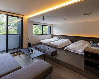 Luxe Tech Villa Ashitoku - Amami - Schlafzimmer