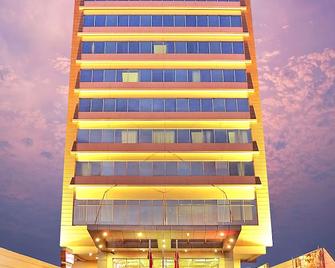 Favehotel Manahan - Solo - Surakarta - Gebäude