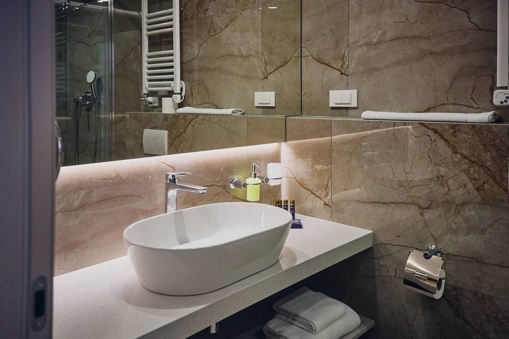 Casino & Hotel ADMIRAL Carnevale Škofije - Koper - Bathroom