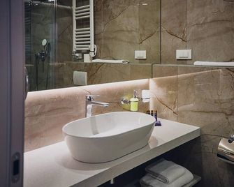 Casino & Hotel ADMIRAL Carnevale Škofije - Koper - Bathroom