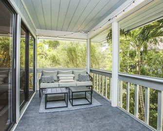 Modern 2BR Retreat Steps from the Beach and Village w/ King Bed - Captiva - Balcony
